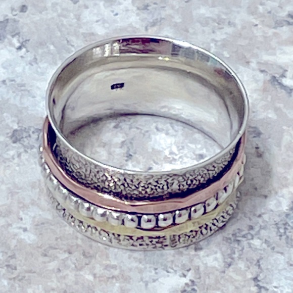 925 Sterling Silver Meditation Ring - Picture 2 of 5